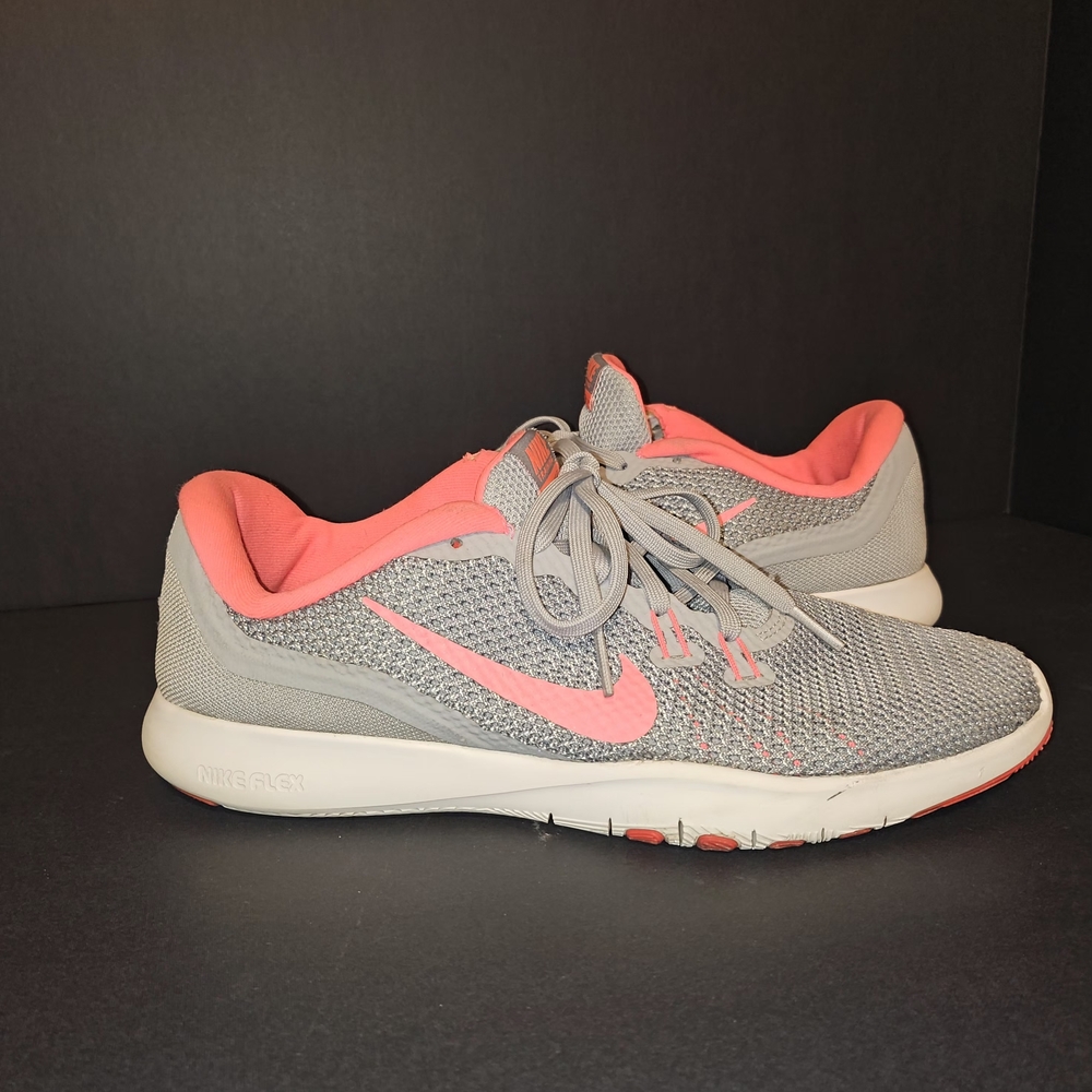 Nike Women's Athletic Shoes in Gray and Coral/Pink